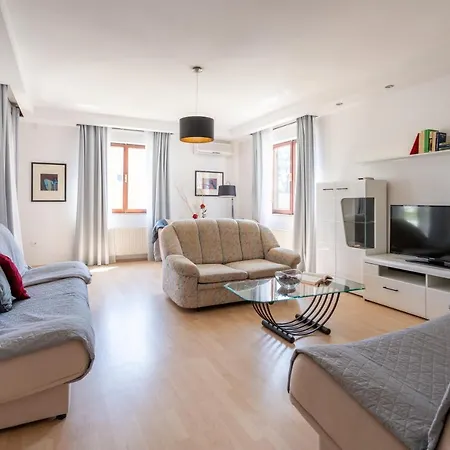Apartmani&soba Mimi Vendégház *