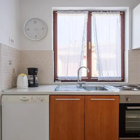 Apartmani&soba Mimi Vendégház *