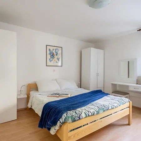 Apartmani&soba Mimi Vendégház *