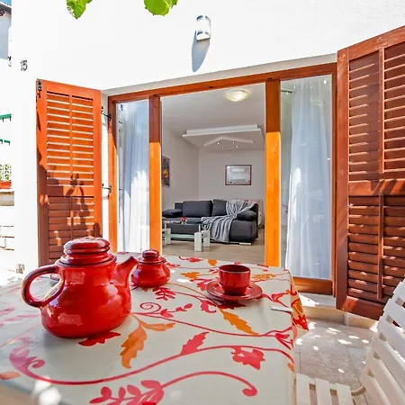 Apartmani&soba Mimi Vendégház